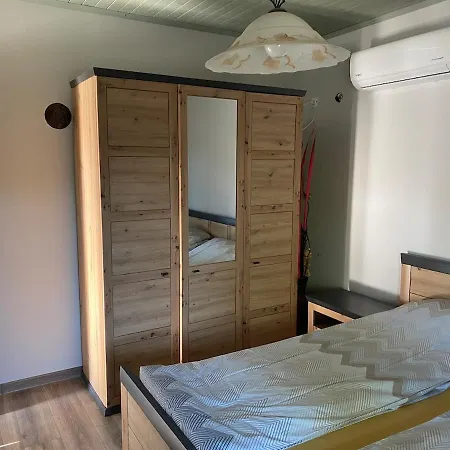 Altona North * Shabla