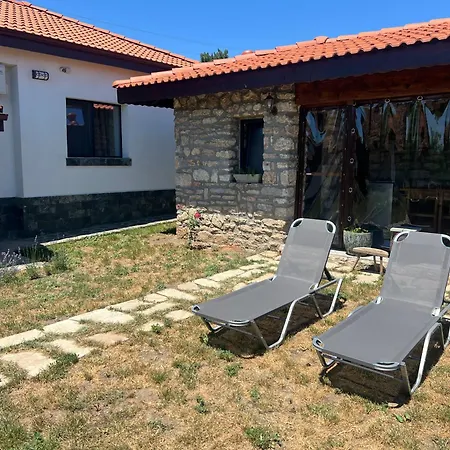 Altona North * Shabla